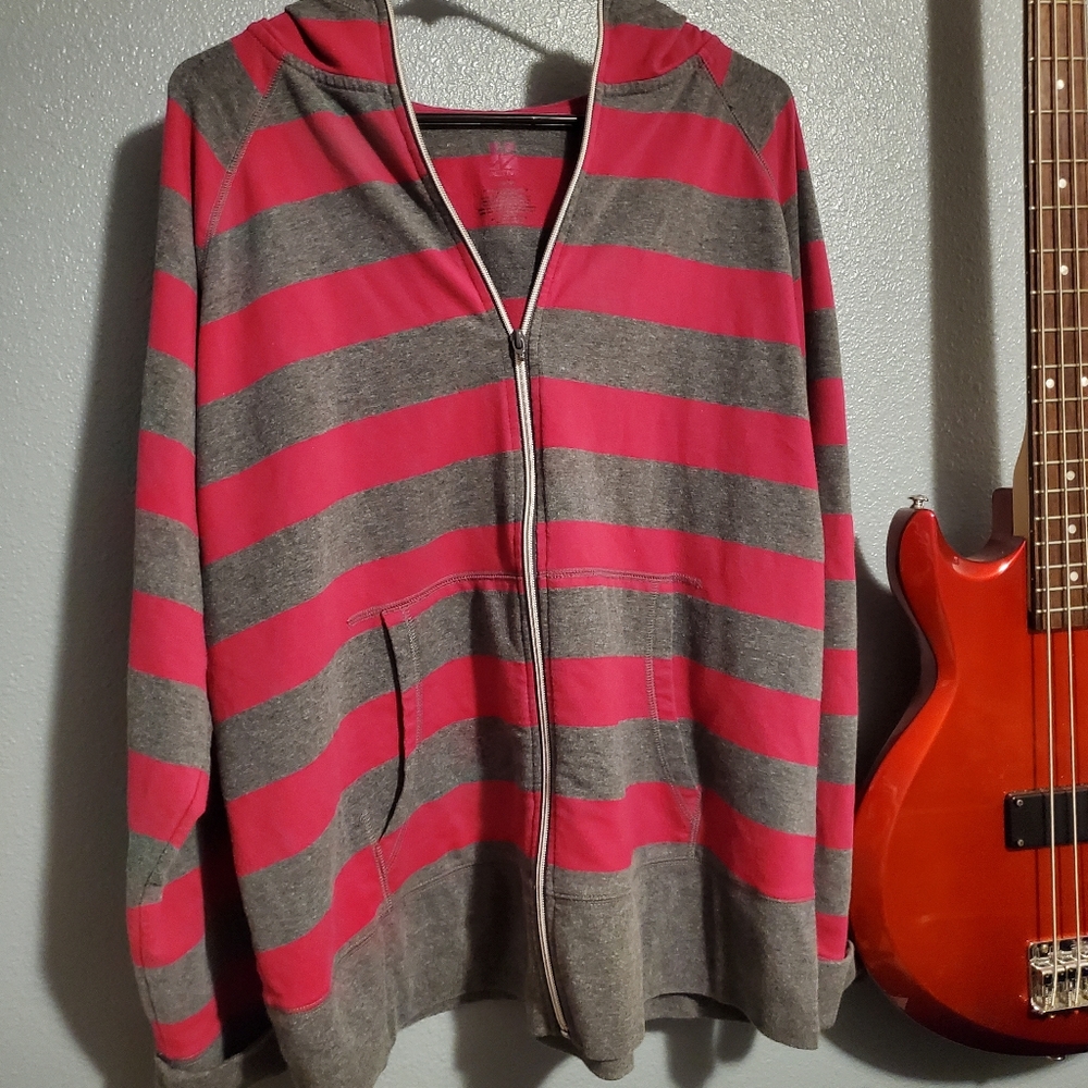 Dark red/gray zip-up hoodie